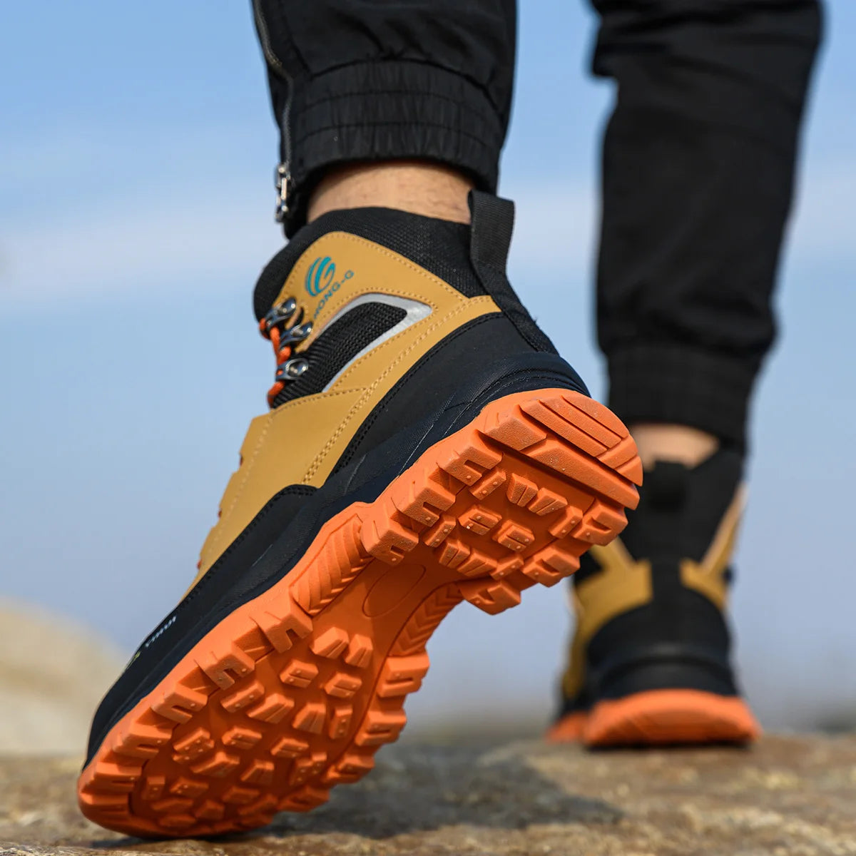 Safety Shoes Men Work Sneakers Indestructible Shoes Anti-smash Puncture-Proof Protective Shoes Steel Toe Construction Work Boots